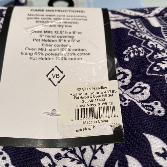 Vera Bradley new with tags navy and white pot holder and mitt set - Picture 4 of 4